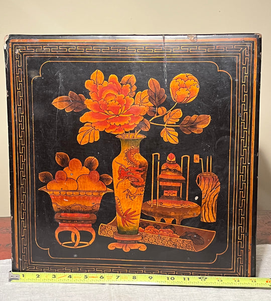 Lacquer Gift Box with Antique Motif. China. circa 1900. – Strange