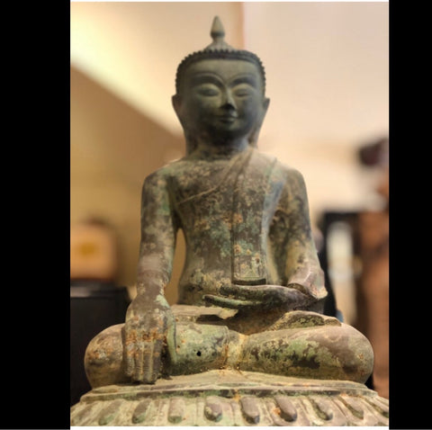 18th century bronze Buddha statue with acolytes on each side from Shan Province, Burma. This is a marvelous collector's item in excellent condition, great detail on the acolytes and base.